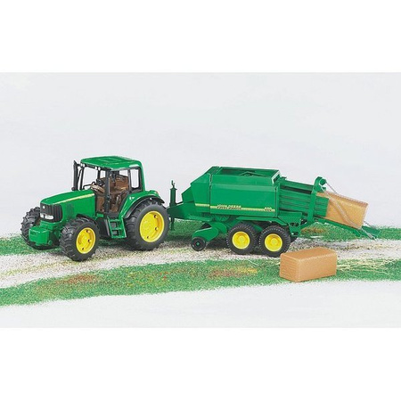 Bruder 02017 prasa kostkująca do siana John Deere